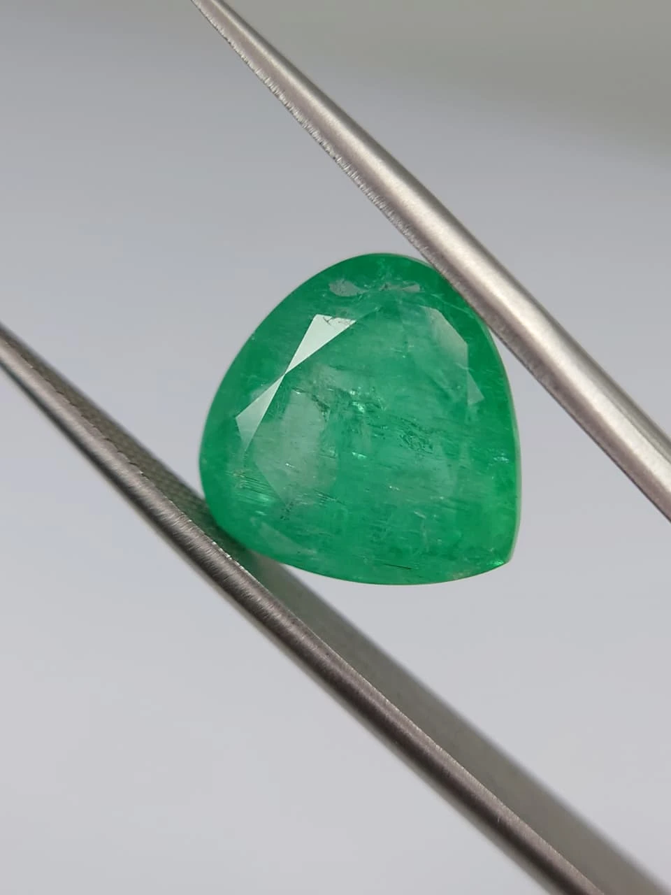 8.32ct Natural Stunning Panjshir Emerald from Afghanistan — view 1